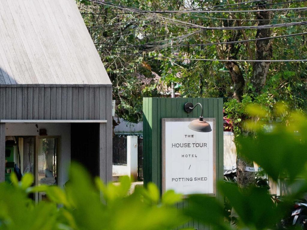 The House Tour Middletown Hotel Bandung Bagian luar foto