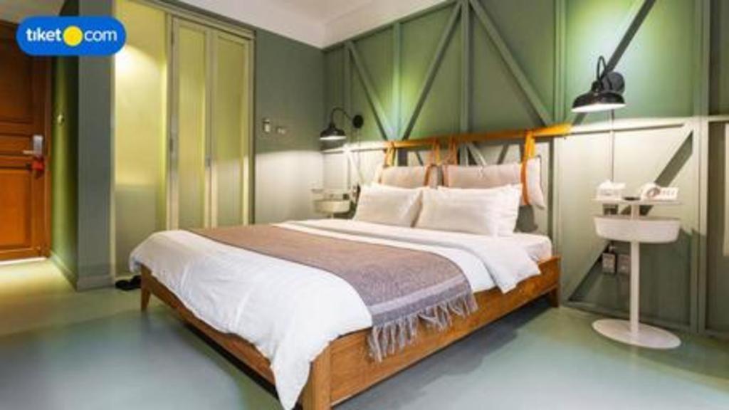 The House Tour Middletown Hotel Bandung Bagian luar foto