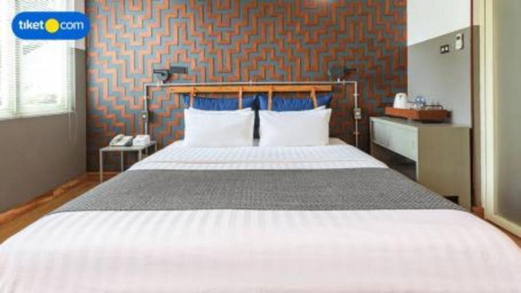 The House Tour Middletown Hotel Bandung Bagian luar foto
