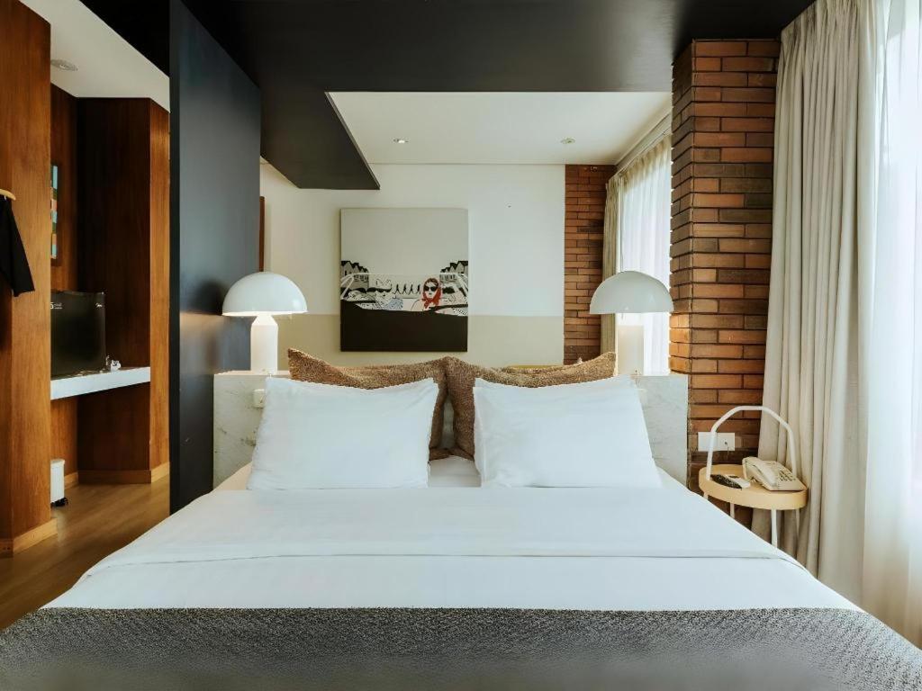 The House Tour Middletown Hotel Bandung Bagian luar foto