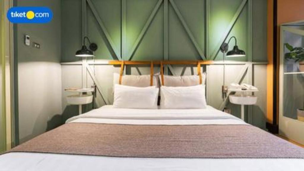 The House Tour Middletown Hotel Bandung Bagian luar foto