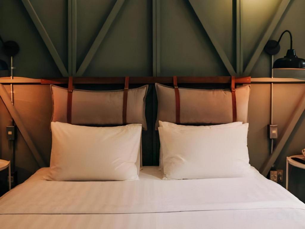 The House Tour Middletown Hotel Bandung Bagian luar foto