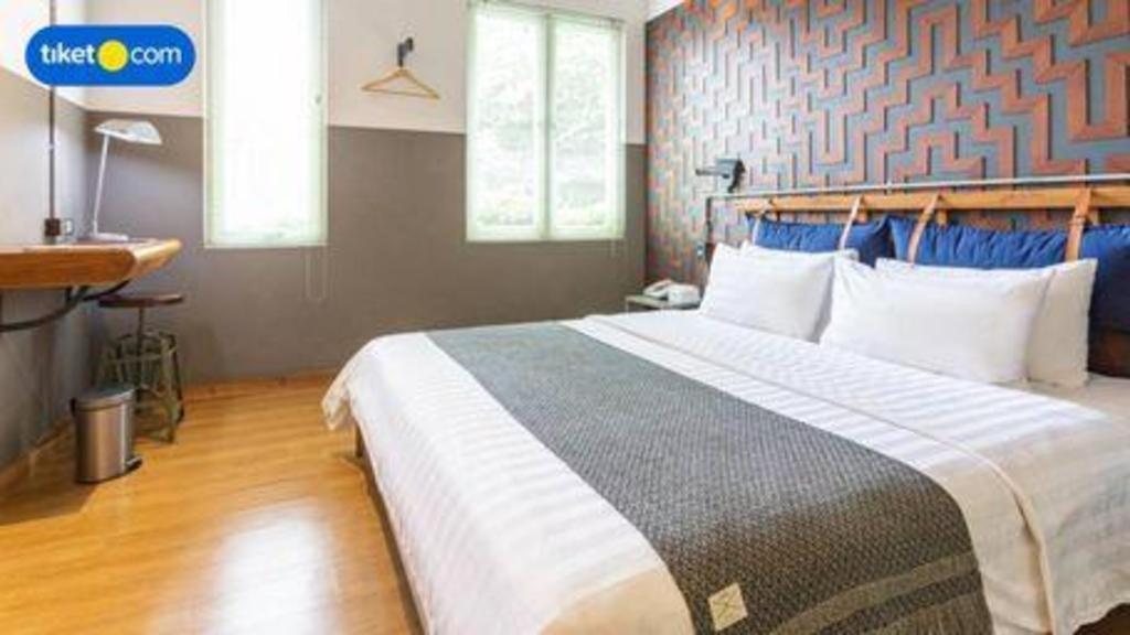 The House Tour Middletown Hotel Bandung Bagian luar foto