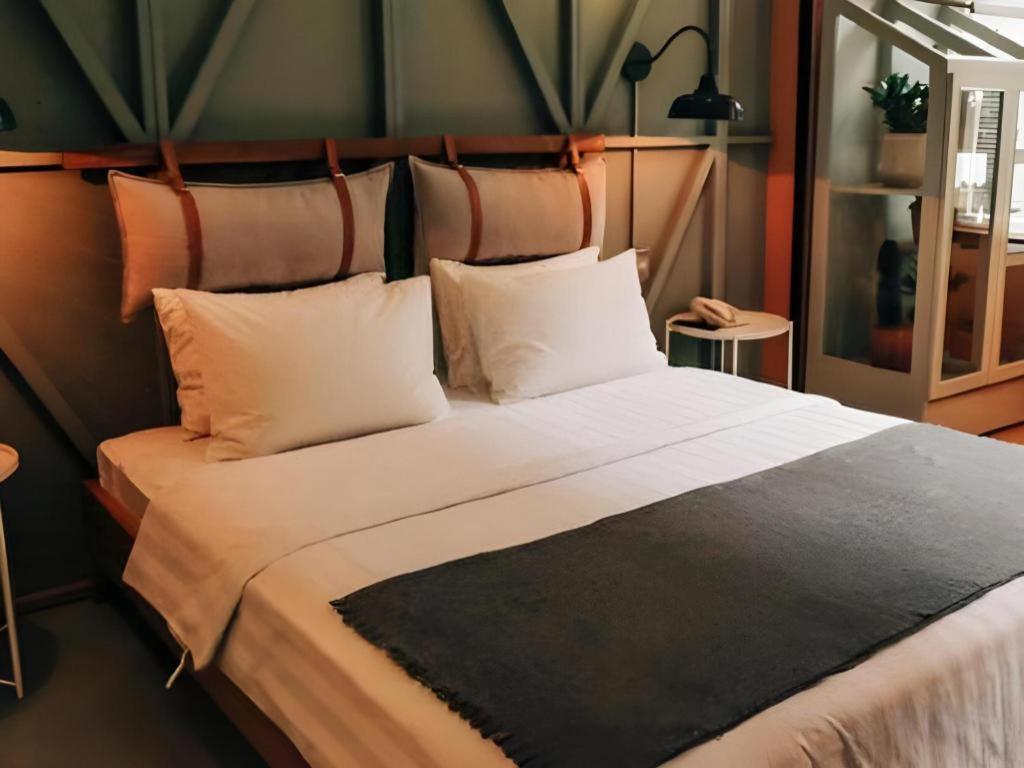 The House Tour Middletown Hotel Bandung Bagian luar foto