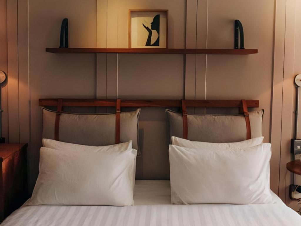 The House Tour Middletown Hotel Bandung Bagian luar foto