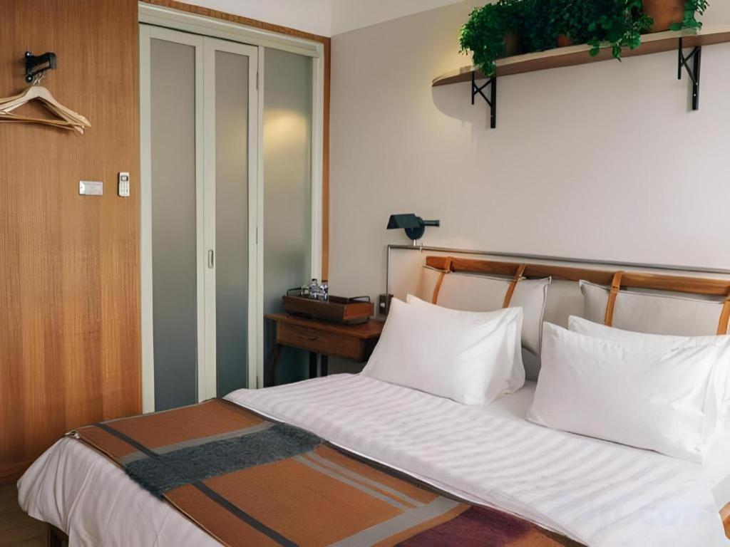 The House Tour Middletown Hotel Bandung Bagian luar foto