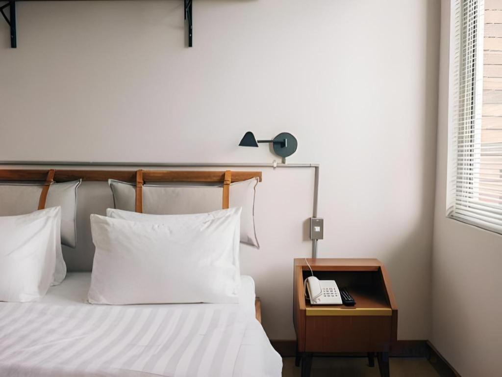 The House Tour Middletown Hotel Bandung Bagian luar foto
