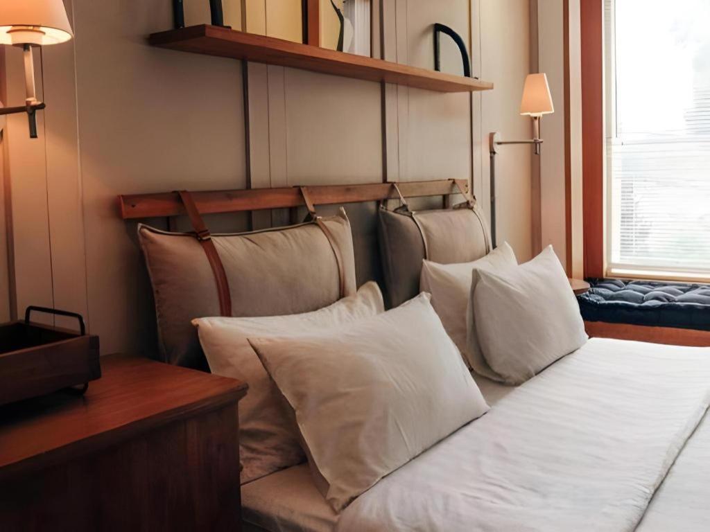 The House Tour Middletown Hotel Bandung Bagian luar foto