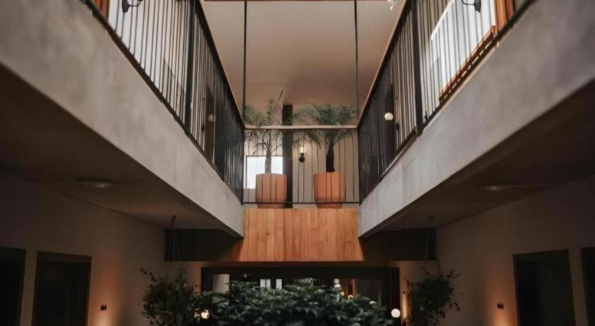 The House Tour Middletown Hotel Bandung Bagian luar foto