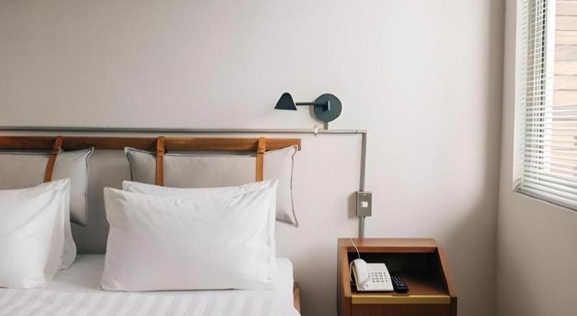 The House Tour Middletown Hotel Bandung Bagian luar foto